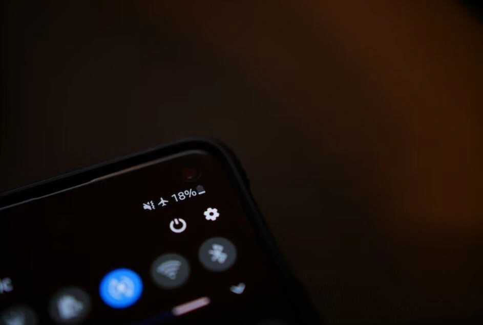 Android में Dark Mode के Hidden Benefits: सिर्फ स्टाइल से ज्यादा