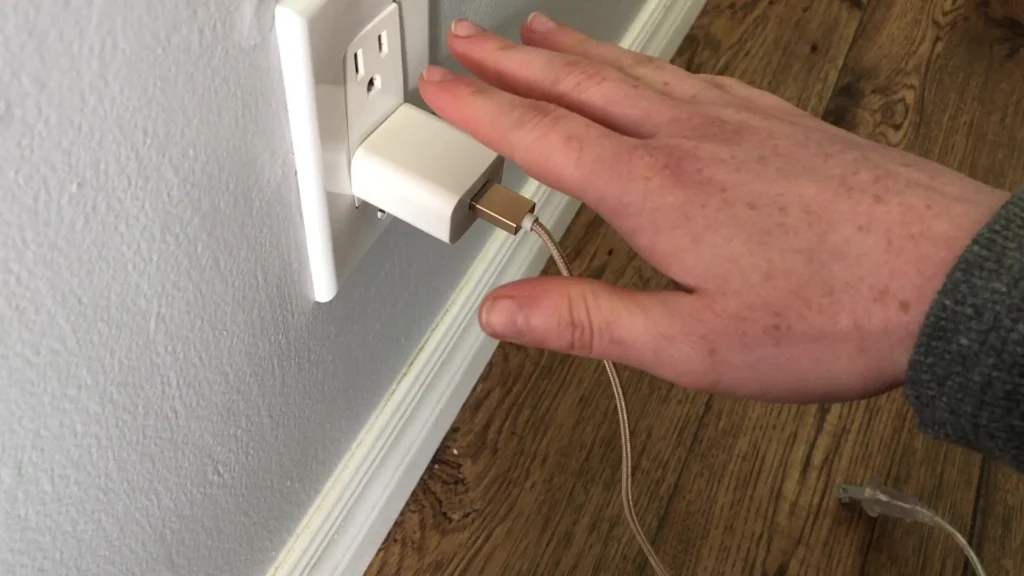 Step 3: Adapter / Charger Block – Power Source की जाँच